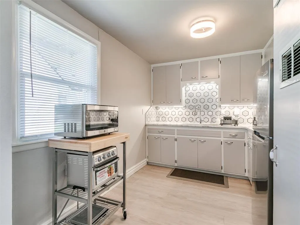 Photo 13 — 203 E Brooks Avenue 1, Norman, OK 73069