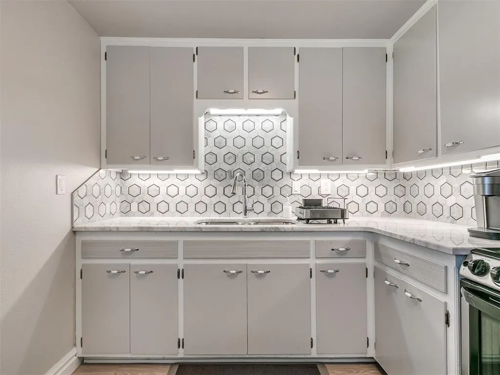 Photo 14 — 203 E Brooks Avenue 1, Norman, OK 73069