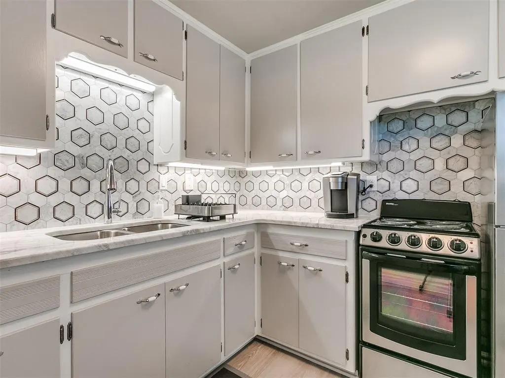 Photo 15 — 203 E Brooks Avenue 1, Norman, OK 73069