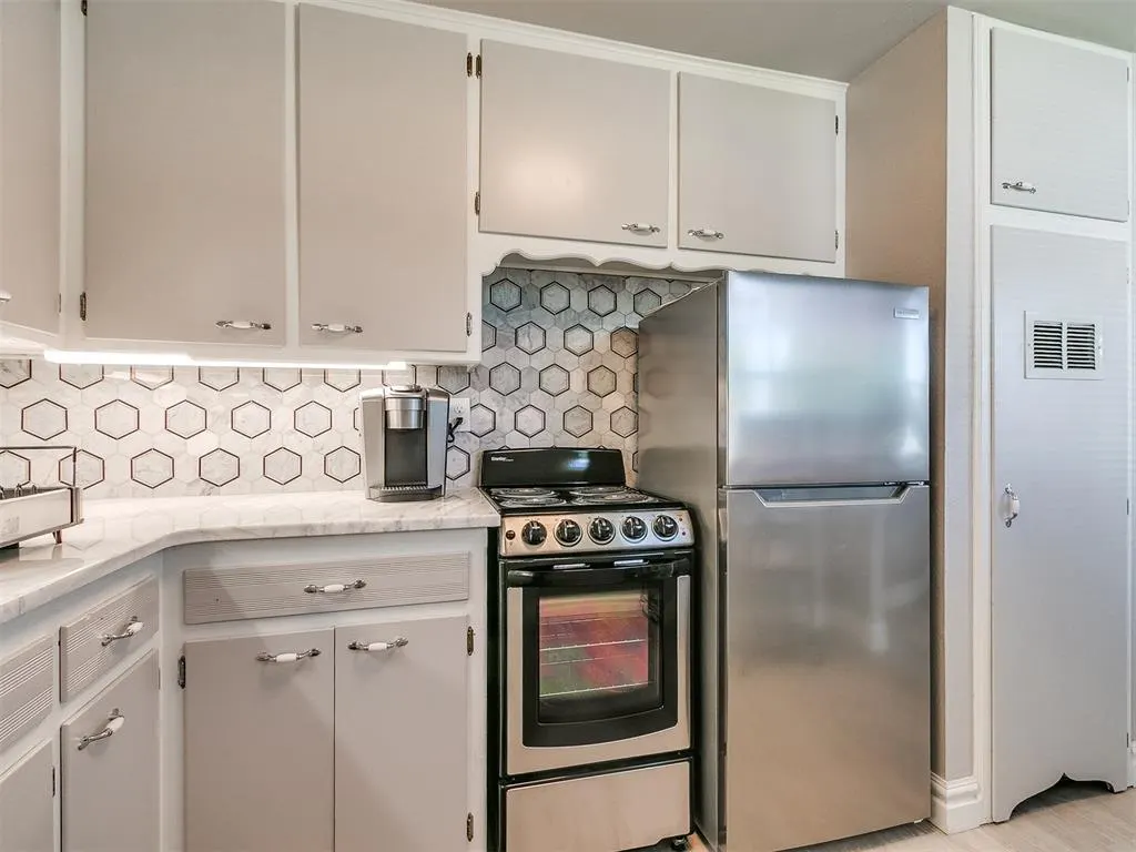 Photo 16 — 203 E Brooks Avenue 1, Norman, OK 73069