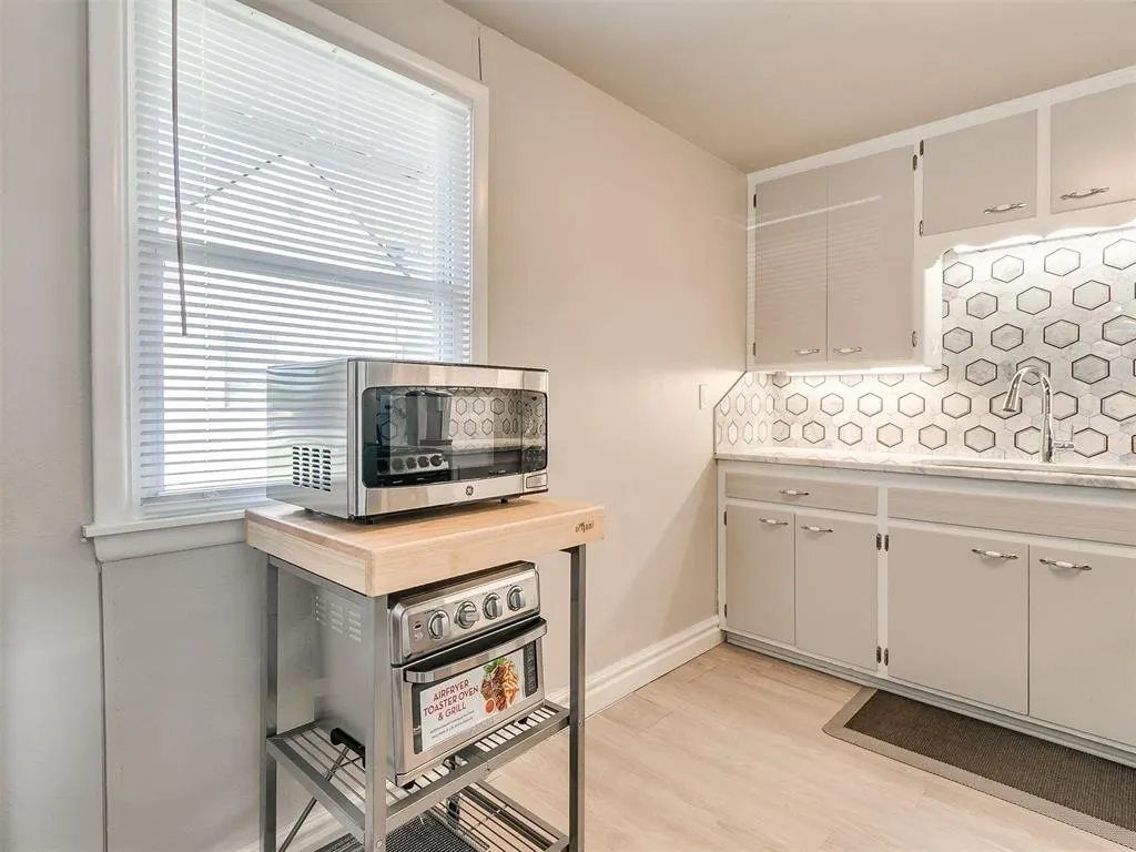 Photo 17 — 203 E Brooks Avenue 1, Norman, OK 73069