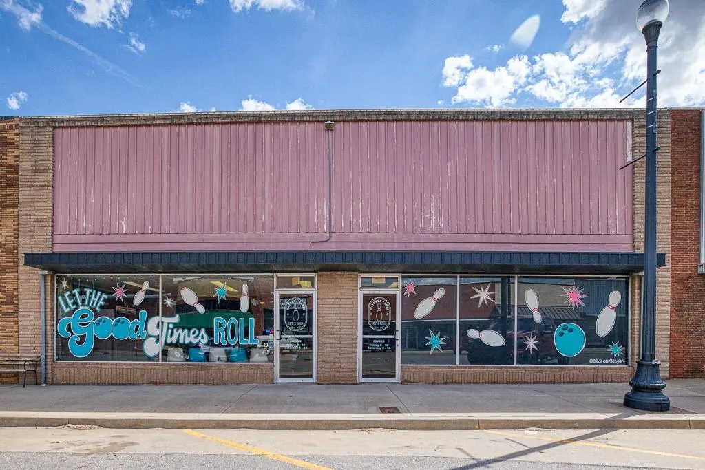 Front exterior — 109 W Main Street, Watonga, OK 73772