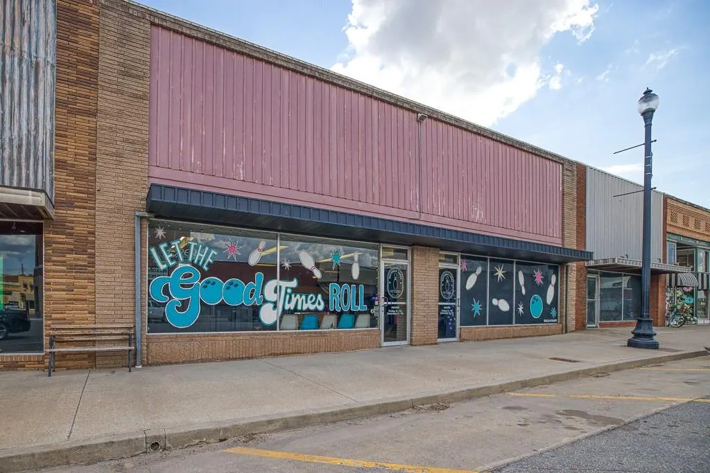 Photo 2 — 109 W Main Street, Watonga, OK 73772