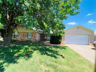 Sold home at 131 E Bonita Drive