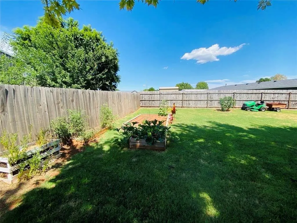 Photo 36 — 131 E Bonita Drive, Elk City, OK 73644