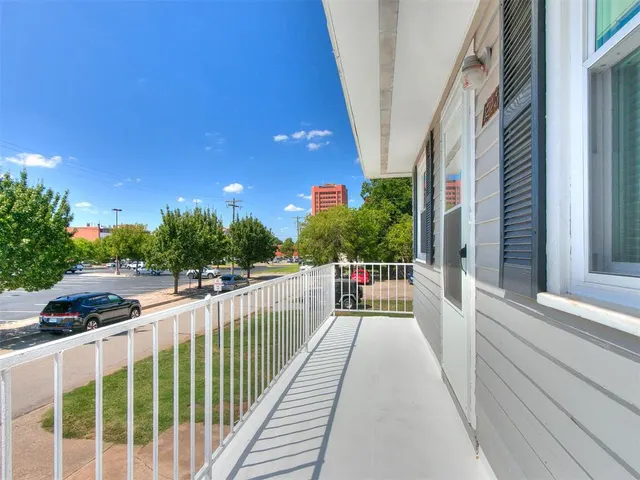 Photo 4 — 203 E Brooks Avenue 2, Norman, OK 73069