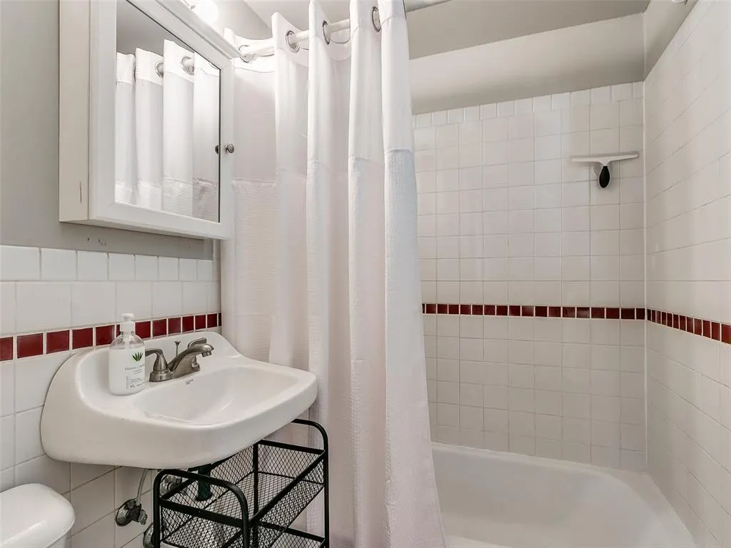 Photo 26 — 203 E Brooks Avenue 2, Norman, OK 73069