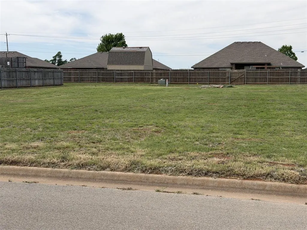 Photo 2 — 0000 Debra Drive, Weatherford, OK 73096