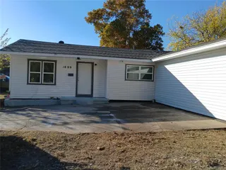 Sold home at 1809 W Willow Avenue