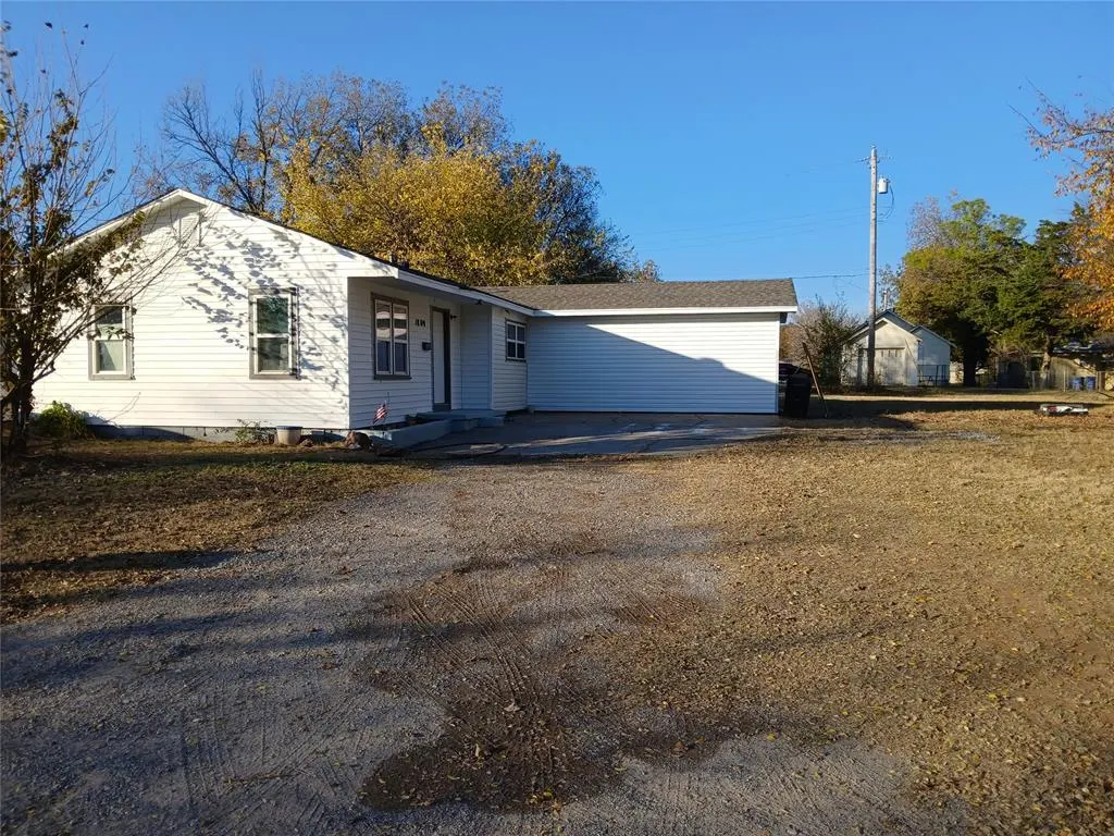 Photo 2 — 1809 W Willow Avenue, Duncan, OK 73533