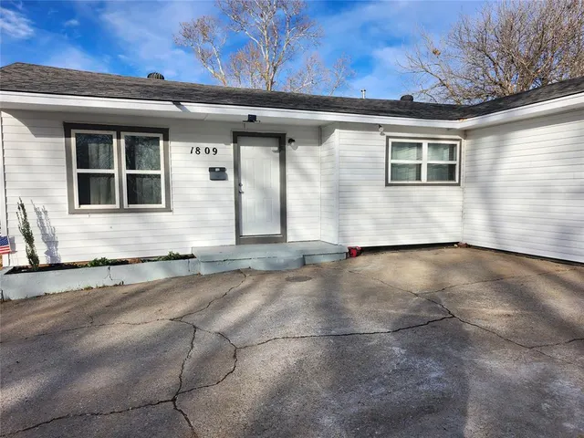 Photo 7 — 1809 W Willow Avenue, Duncan, OK 73533