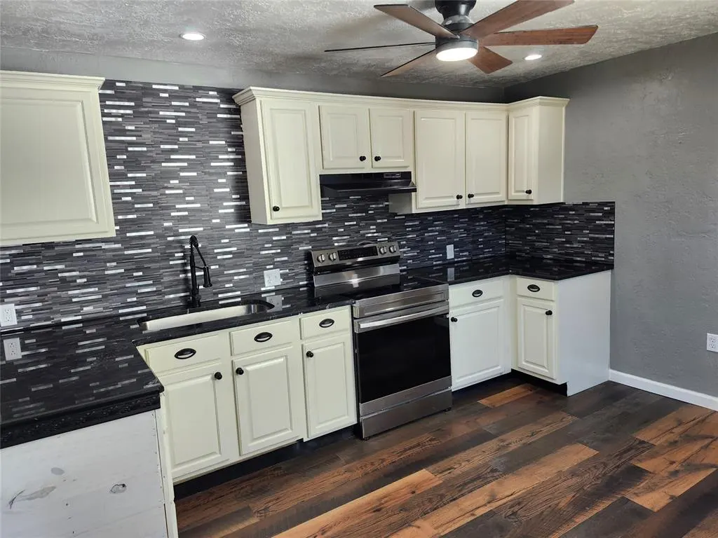 Photo 13 — 1809 W Willow Avenue, Duncan, OK 73533