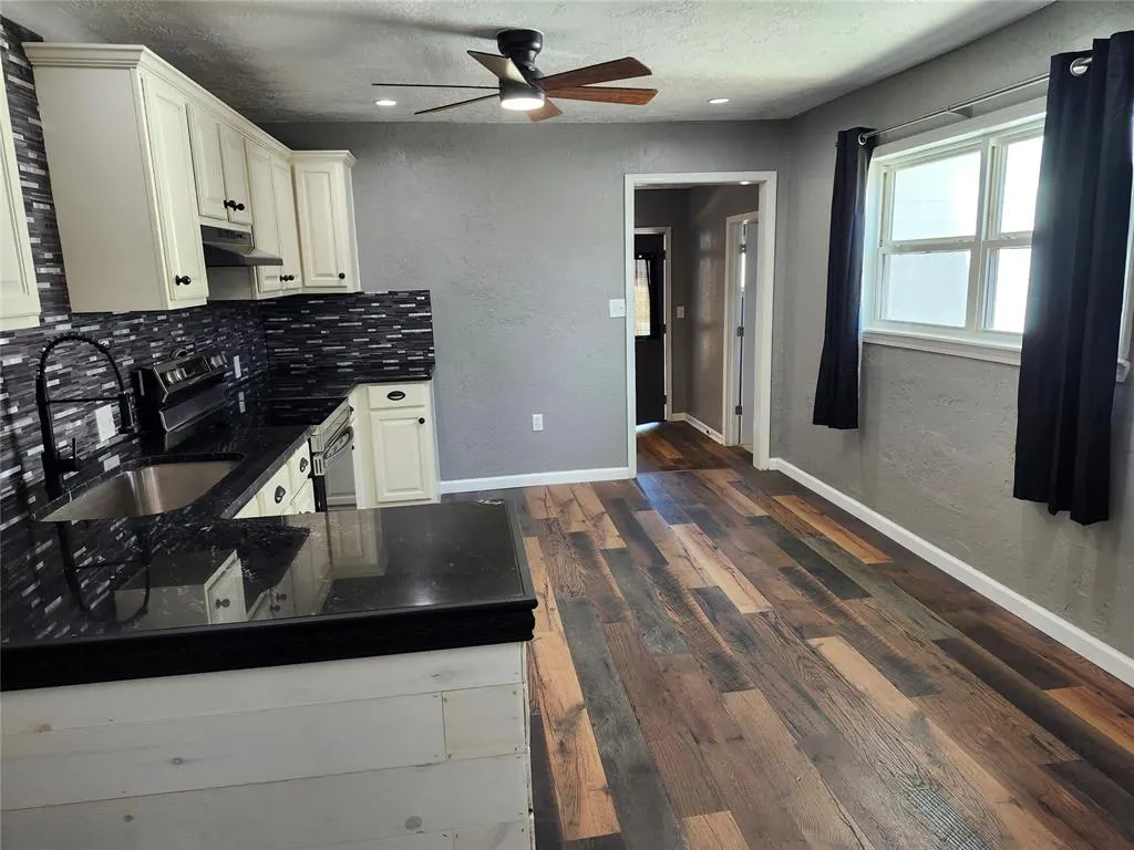 Photo 14 — 1809 W Willow Avenue, Duncan, OK 73533