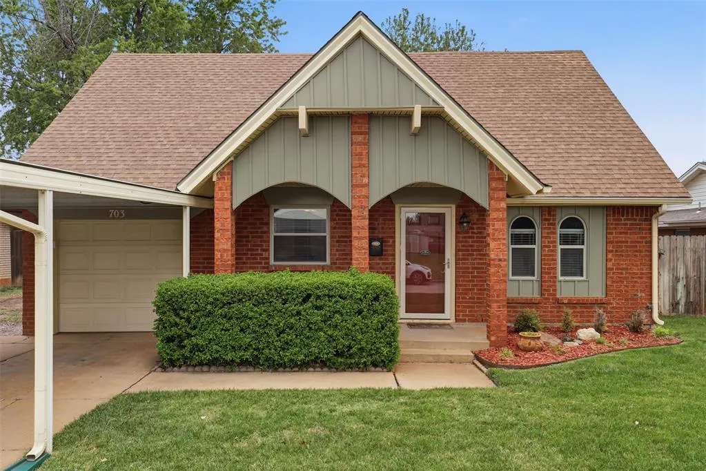 Photo 4 — 703 Crestmoor Drive, Moore, OK 73160