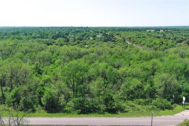 Photo 3 — 9015 S Harrah Road, Newalla, OK 74857