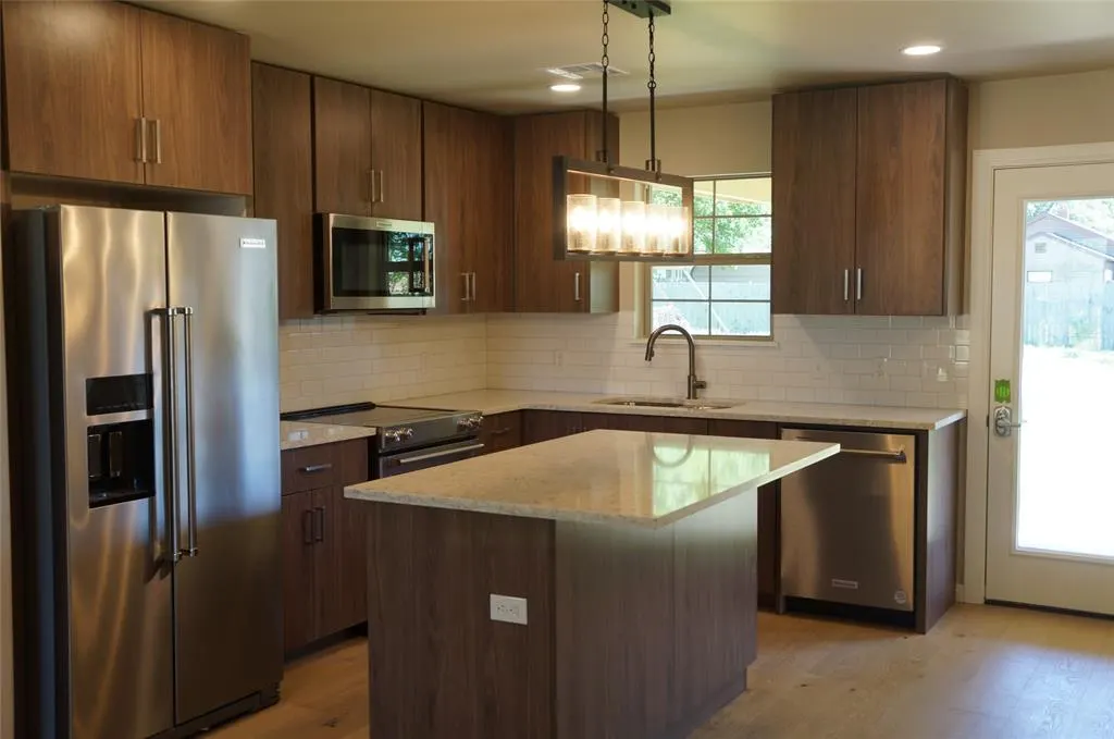 Photo 6 — 410 W Henderson, Wayne, OK 73095