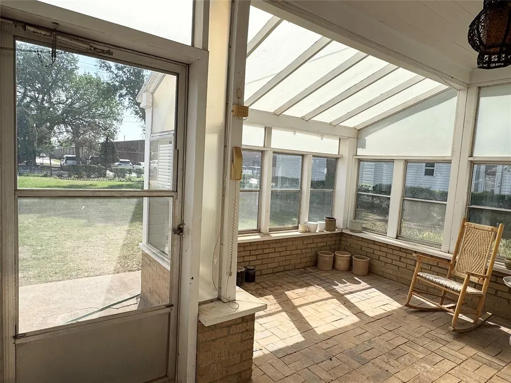 Photo 47 — 220 N Washington Street, Hobart, OK 73651