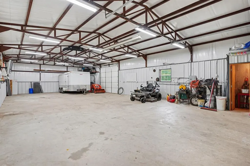 Photo 4 — 2576 NE 10th Street, Blanchard, OK 73010