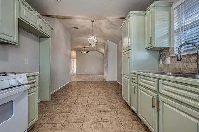 Photo 7 — 1420 NW 126th Street, Oklahoma City, OK 73120