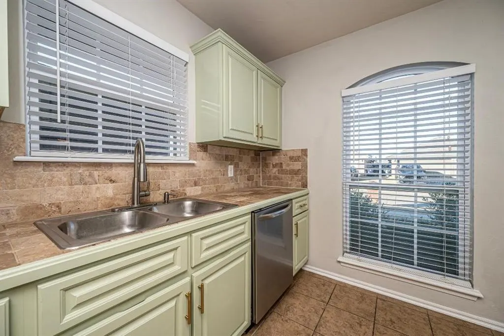 Photo 9 — 1420 NW 126th Street, Oklahoma City, OK 73120