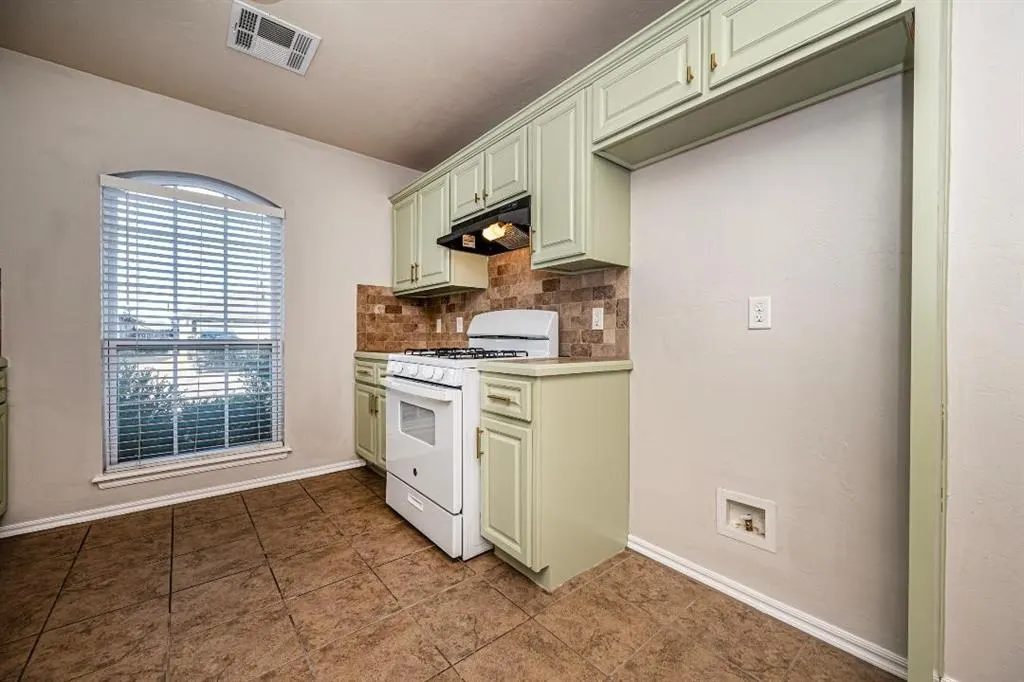 Photo 10 — 1420 NW 126th Street, Oklahoma City, OK 73120