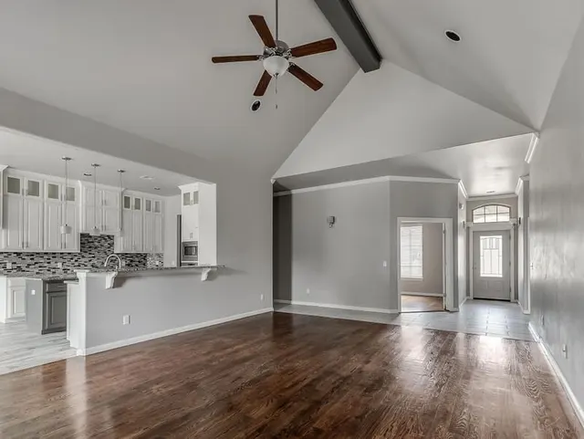 Photo 3 — 10405 CHERRYWOOD Drive, Oklahoma City, OK 73151