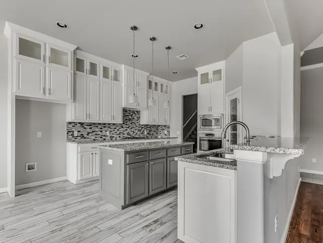 Photo 5 — 10405 CHERRYWOOD Drive, Oklahoma City, OK 73151