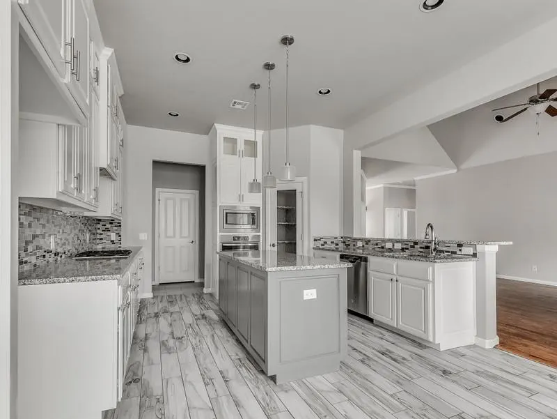 Photo 6 — 10405 CHERRYWOOD Drive, Oklahoma City, OK 73151