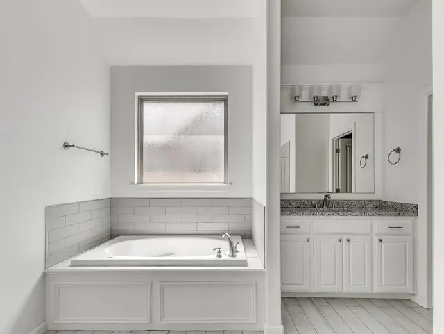 Photo 8 — 10405 CHERRYWOOD Drive, Oklahoma City, OK 73151