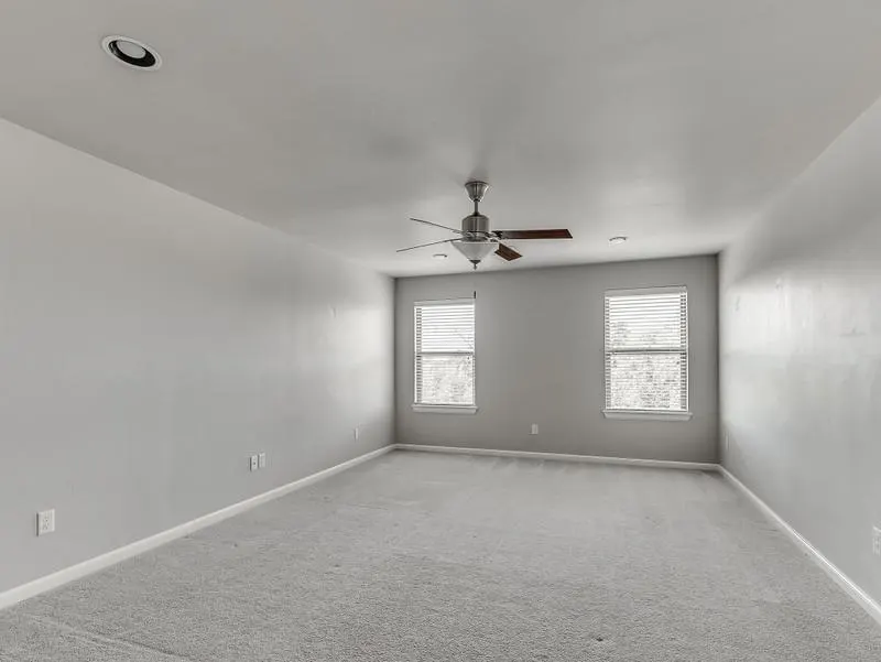 Photo 9 — 10405 CHERRYWOOD Drive, Oklahoma City, OK 73151