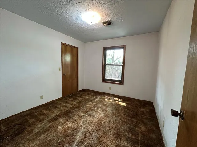 Photo 5 — 2308 Lynn Lane, Weatherford, OK 73096