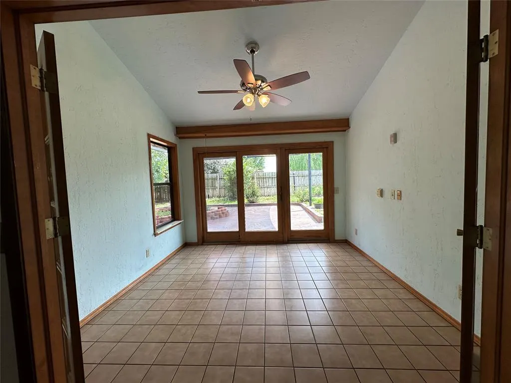 Photo 9 — 2308 Lynn Lane, Weatherford, OK 73096