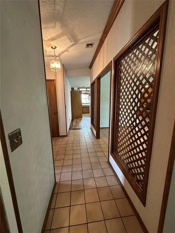 Photo 11 — 2308 Lynn Lane, Weatherford, OK 73096