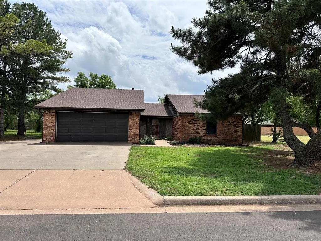 Photo 12 — 2308 Lynn Lane, Weatherford, OK 73096