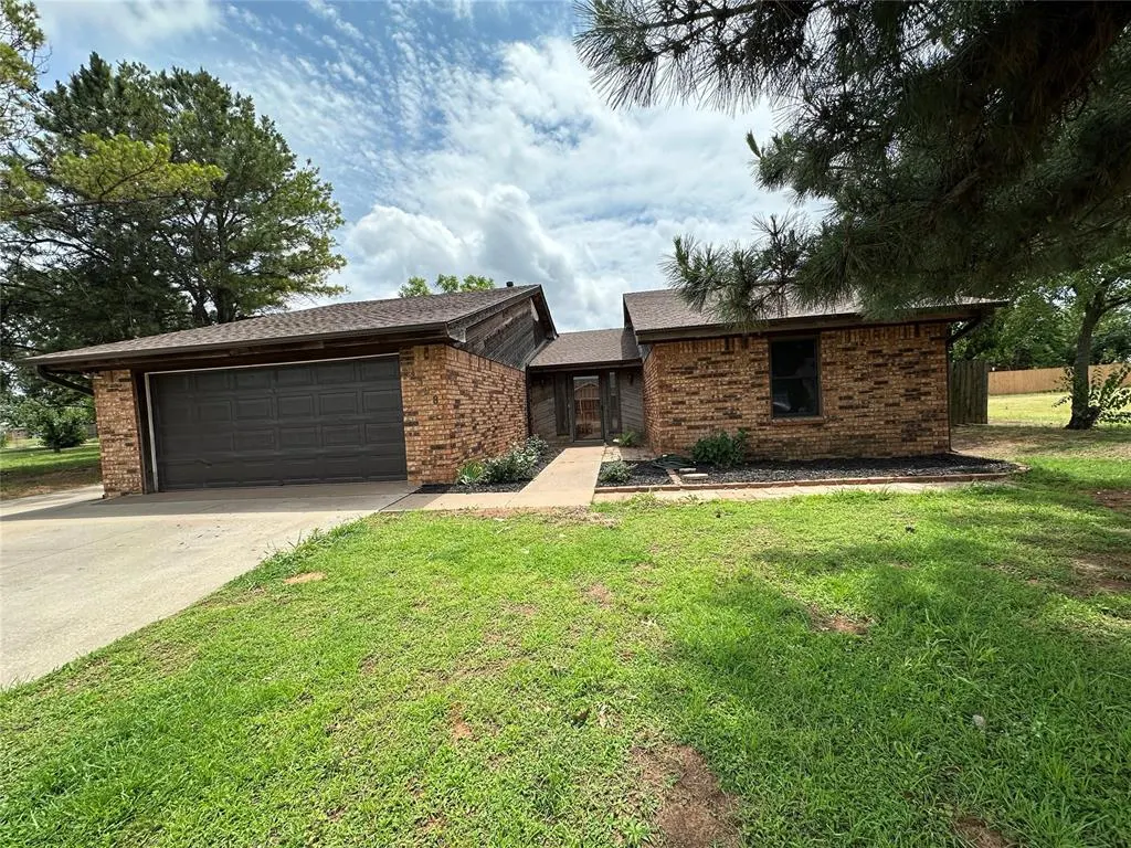 Photo 13 — 2308 Lynn Lane, Weatherford, OK 73096