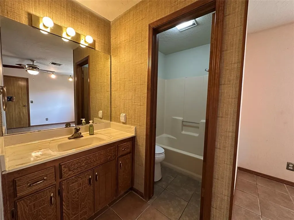 Photo 19 — 2308 Lynn Lane, Weatherford, OK 73096
