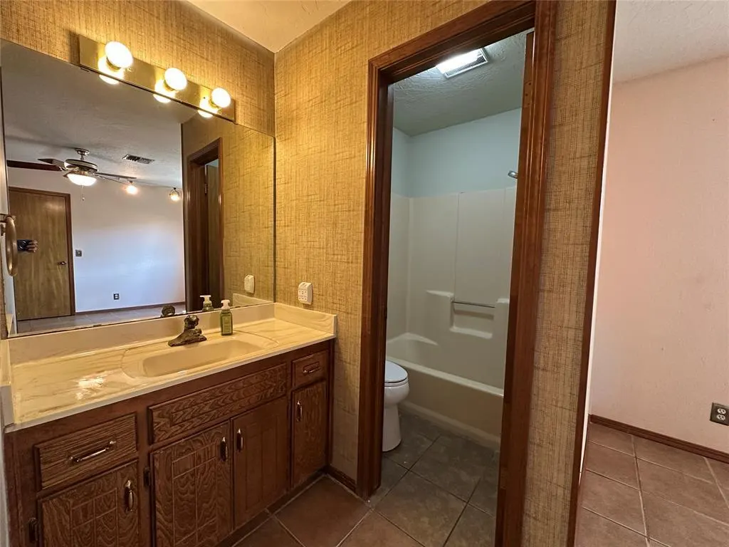Photo 41 — 2308 Lynn Lane, Weatherford, OK 73096