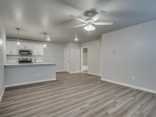 Photo 7 — 12005 Rhya Lane, Oklahoma City, OK 73131