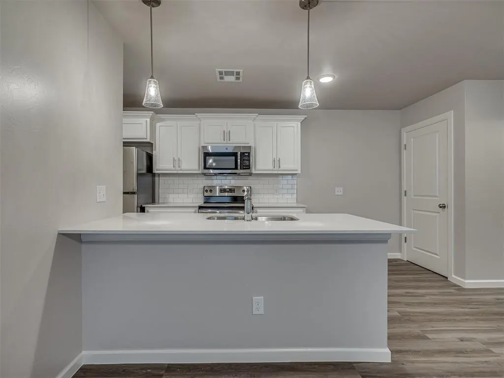 Photo 8 — 12005 Rhya Lane, Oklahoma City, OK 73131