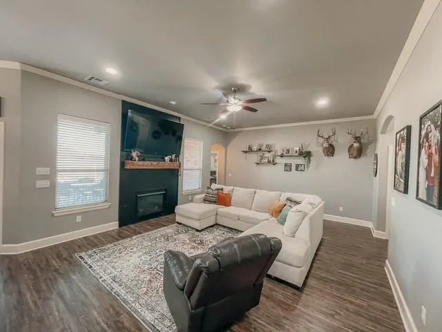 Photo 3 — 201 Chisholm Street, Cashion, OK 73016