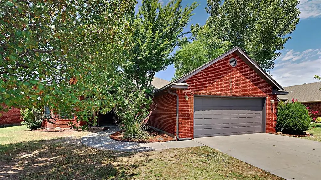 Photo 2 — 16409 Stoneview Drive, Oklahoma City, OK 73170
