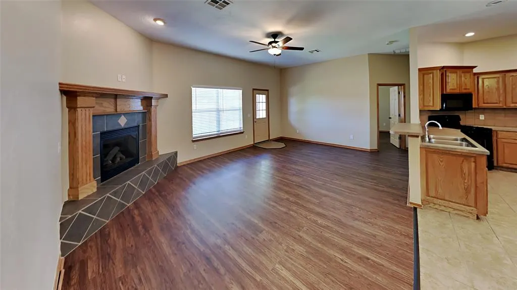 Photo 5 — 16409 Stoneview Drive, Oklahoma City, OK 73170