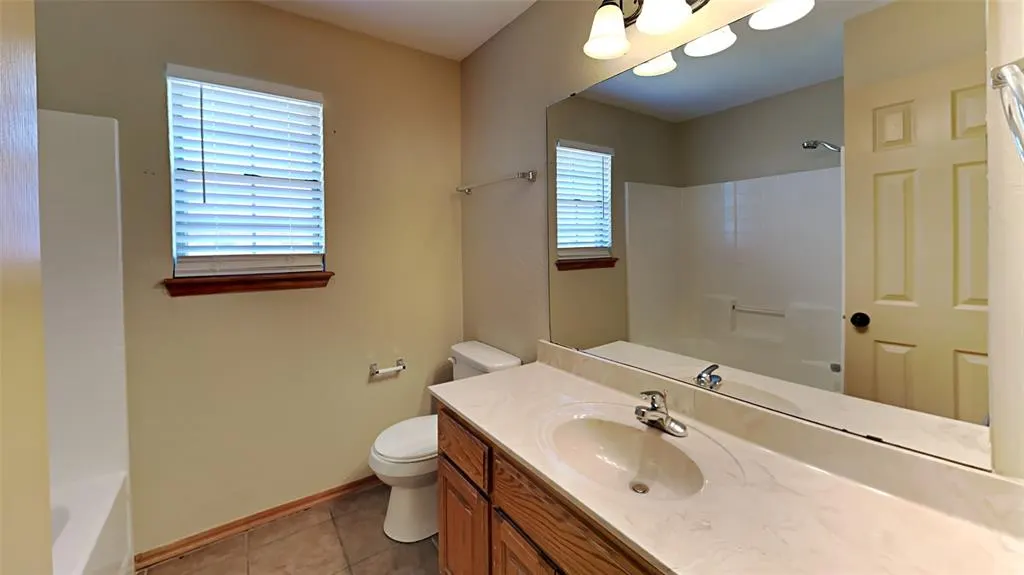 Photo 12 — 16409 Stoneview Drive, Oklahoma City, OK 73170