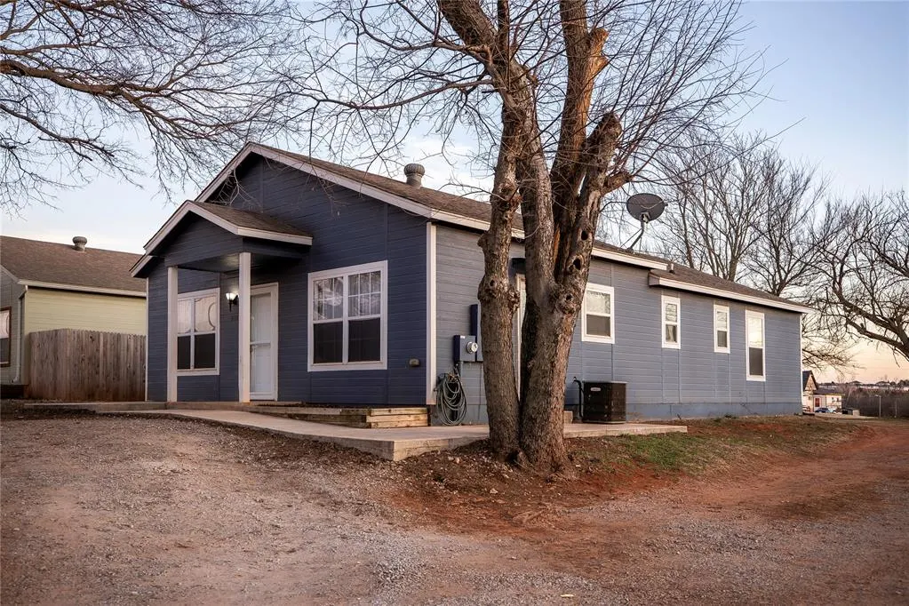 Photo 11 — 915 E Perkins Avenue, Guthrie, OK 73044