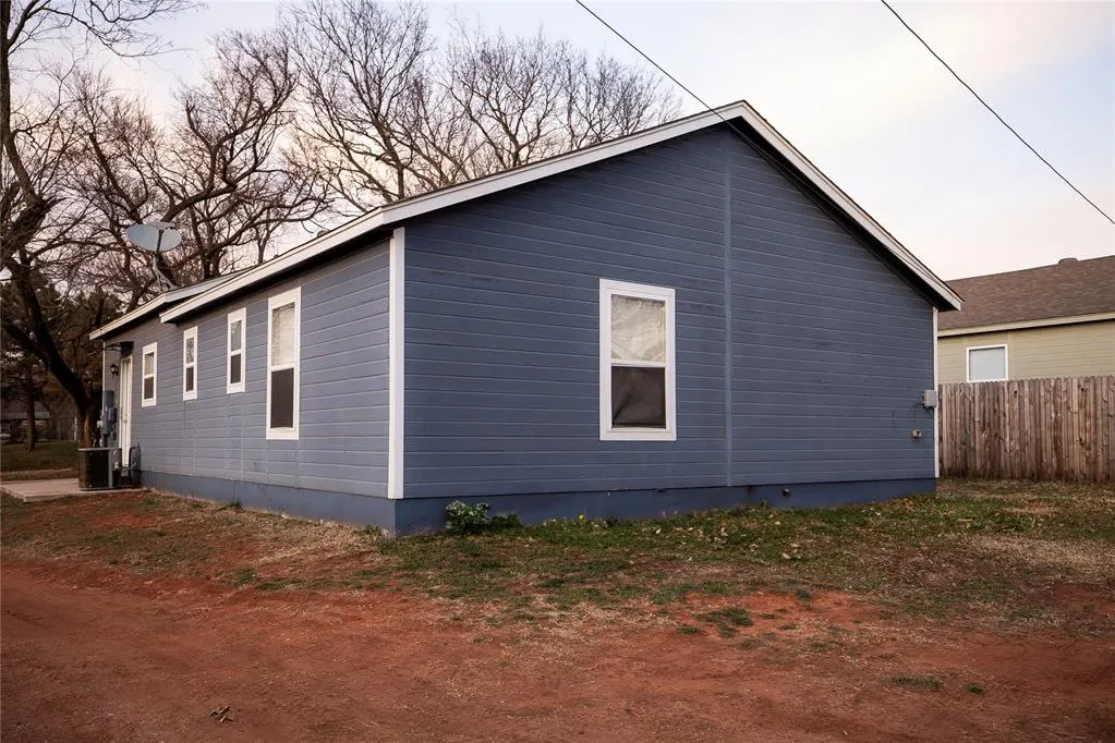 Photo 12 — 915 E Perkins Avenue, Guthrie, OK 73044