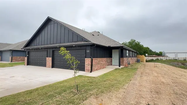 Photo 4 — 11420 University Drive, Oklahoma City, OK 73114