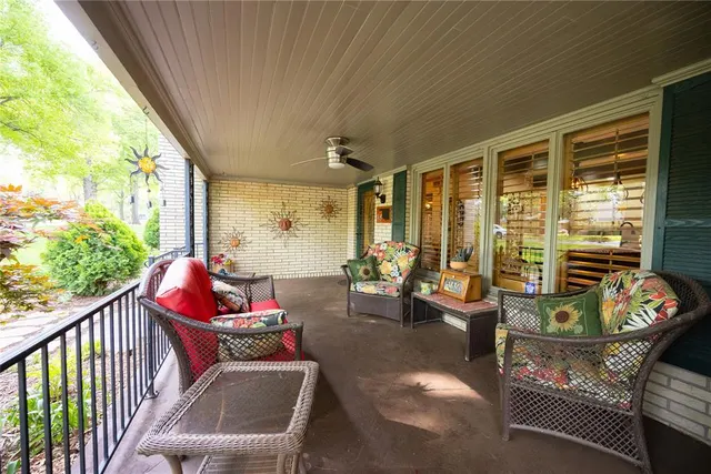 Photo 2 — 24 Hillcrest Drive, Ponca City, OK 74604