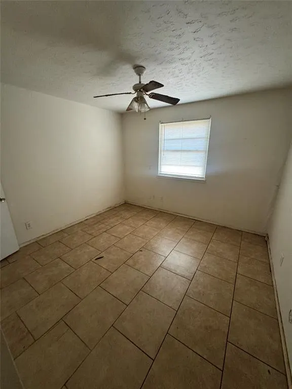 Photo 6 — 3308 Shadybrook Drive, Midwest City, OK 73110