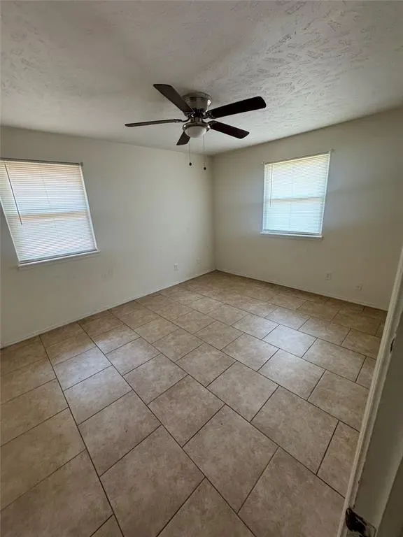 Photo 9 — 3308 Shadybrook Drive, Midwest City, OK 73110
