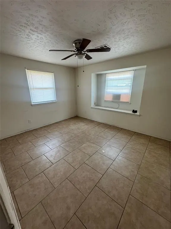 Photo 10 — 3308 Shadybrook Drive, Midwest City, OK 73110